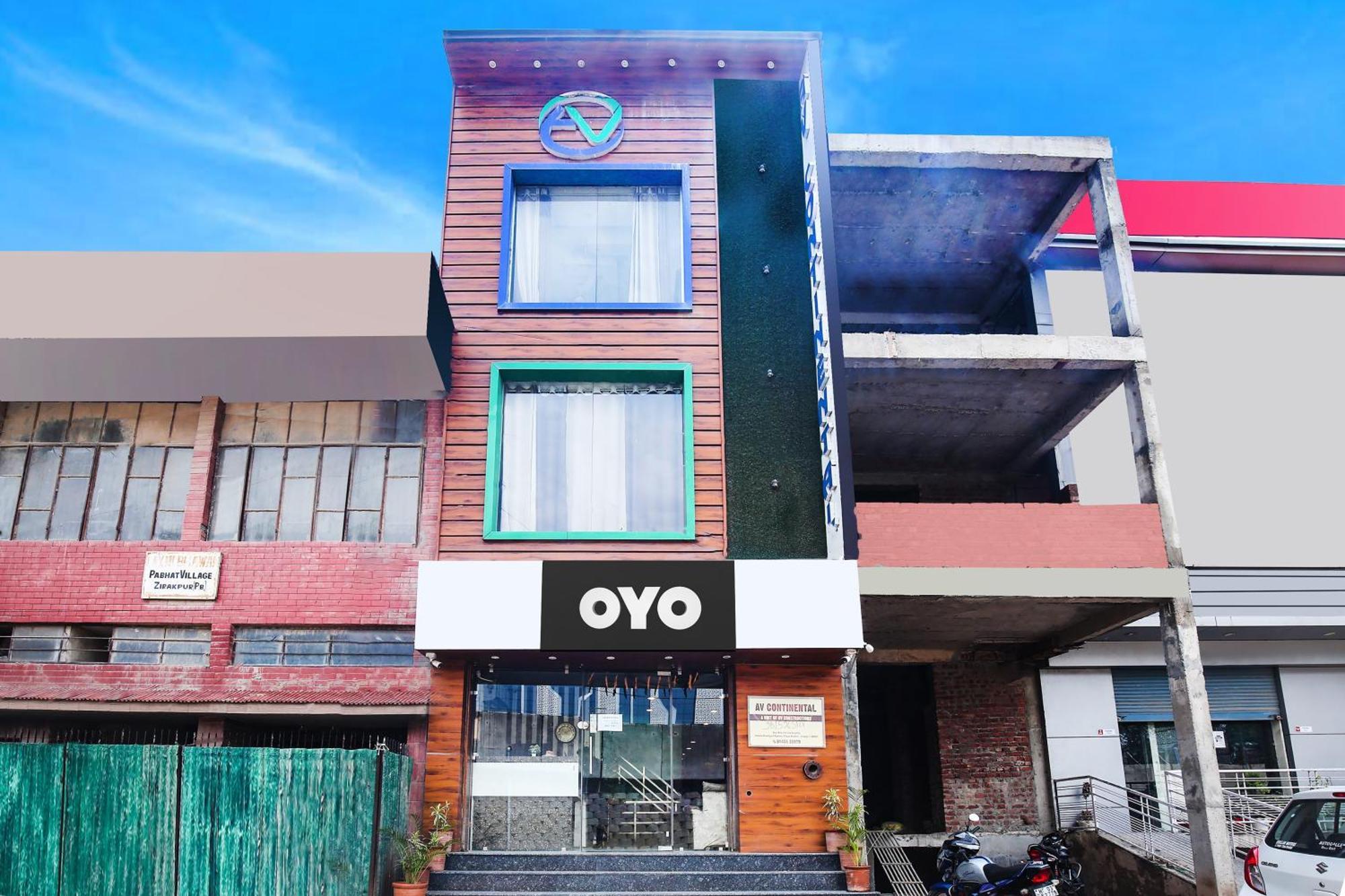 Hotel AV Continental Zirakpur Exterior foto